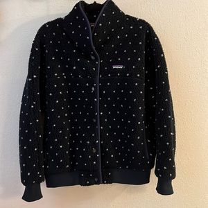Brand new! Patagonia Women’s Navy & white polka dot Retro X fleece!